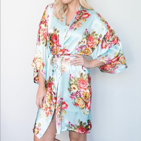 Pretty Bash Wanderlust Gift Box - Picture 5 of 5